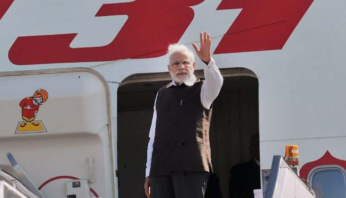 PM नरेंद्र मोदी के विदेश दौरे पर करोडो खर्च हुए, मनमोहन सिंह के वक्त कितना हुआ खर्च?