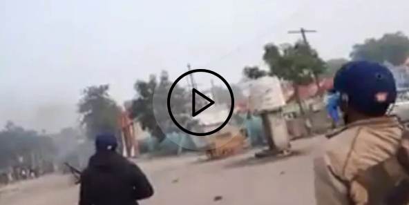 कानपुर में पुलिस ने दर्शनकारियों पर फायरिंग करते हुए एक और Video